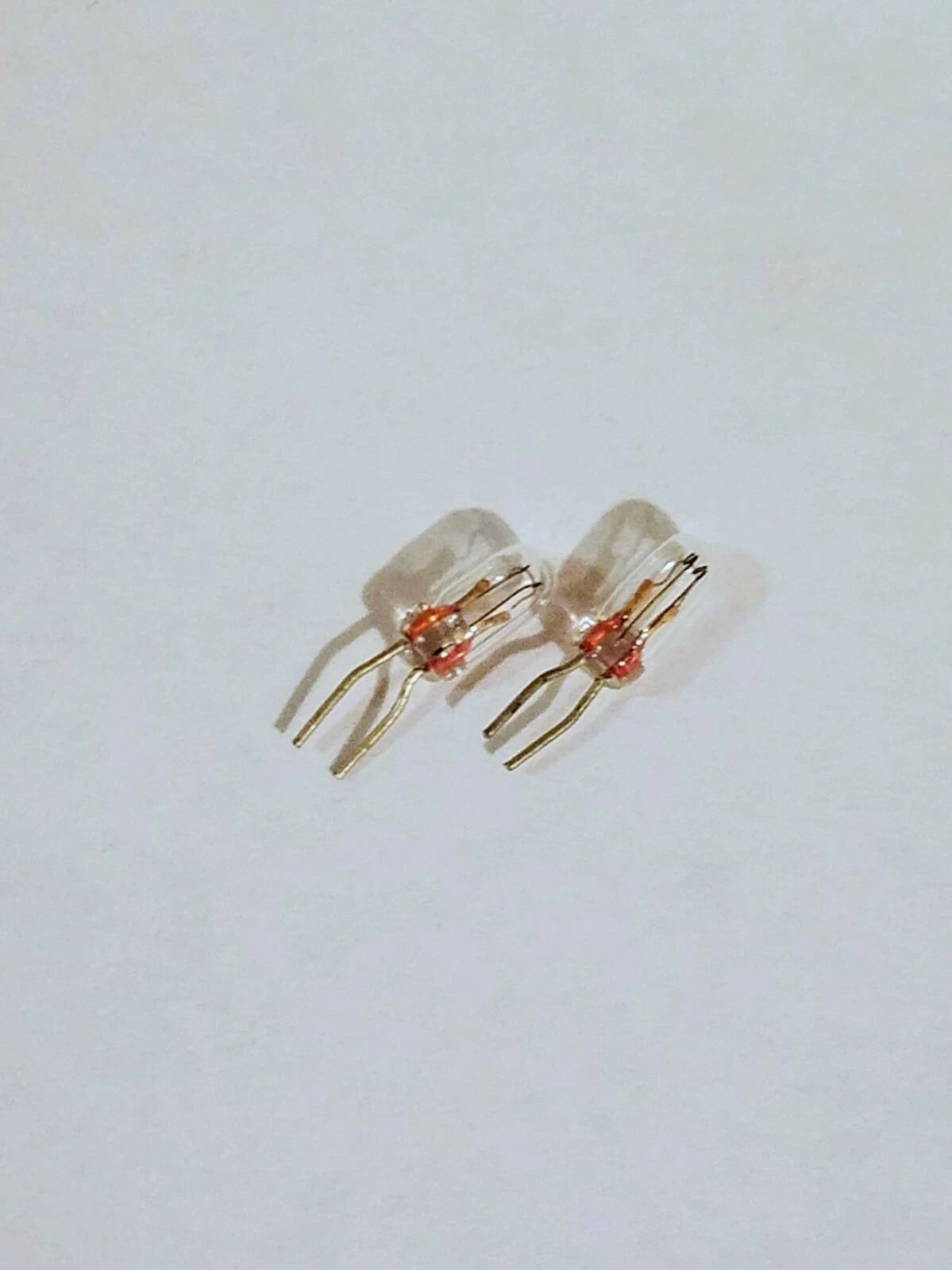 Replacement 2-Pin Light Bulb for Locomotives and Coaches