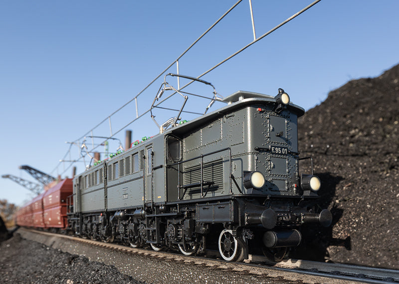 Class E 95 Electric Locomotive