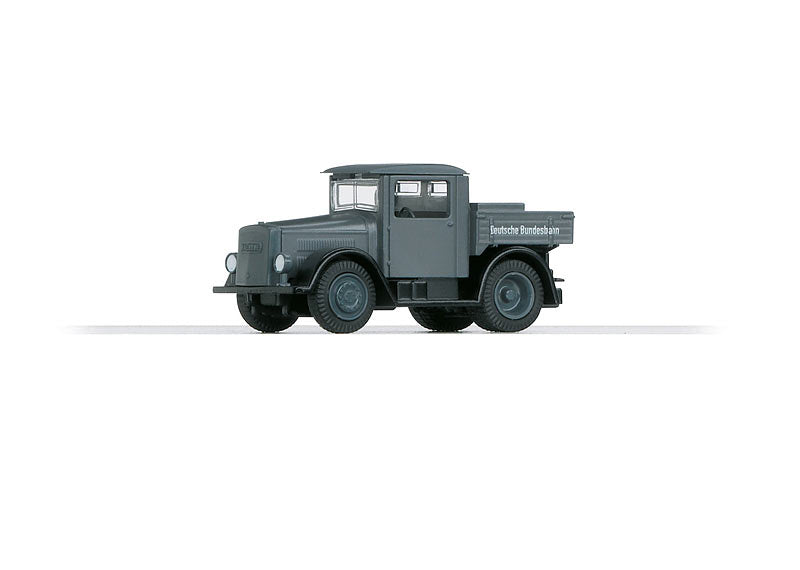 Sliding Wall Boxcar with a Kaelble and a Culemeyer Trailer