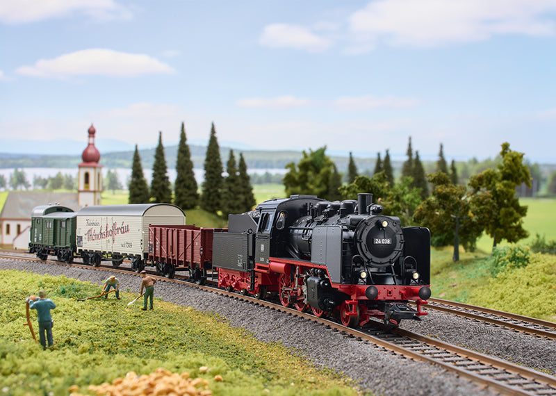 "Short Haul Freight Train with a Class 24" Digital Starter Set