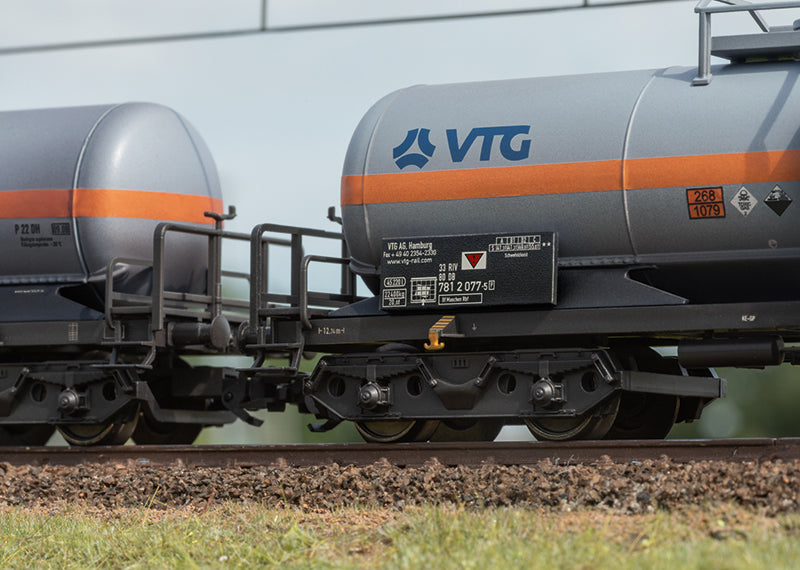 VTG Chlorine Gas Tank Car Set