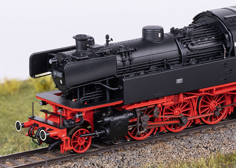 Steam Locomotive 66 002