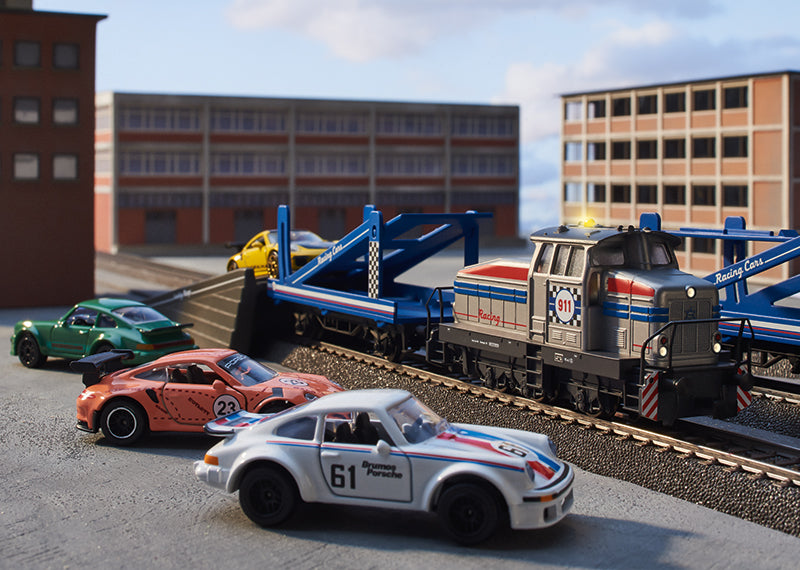 "Auto Racing" Transport Train Starter Set