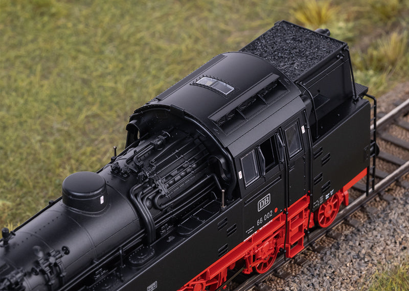 Steam Locomotive 66 002