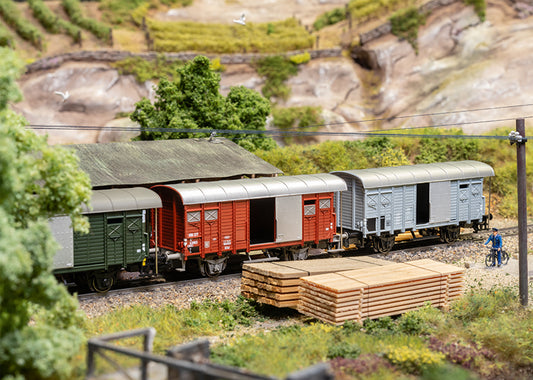 Freight Car Set with Type K3 Boxcars