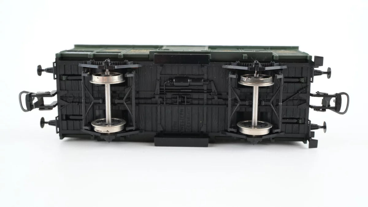 Covered Goods Freight Car with Sliding Door